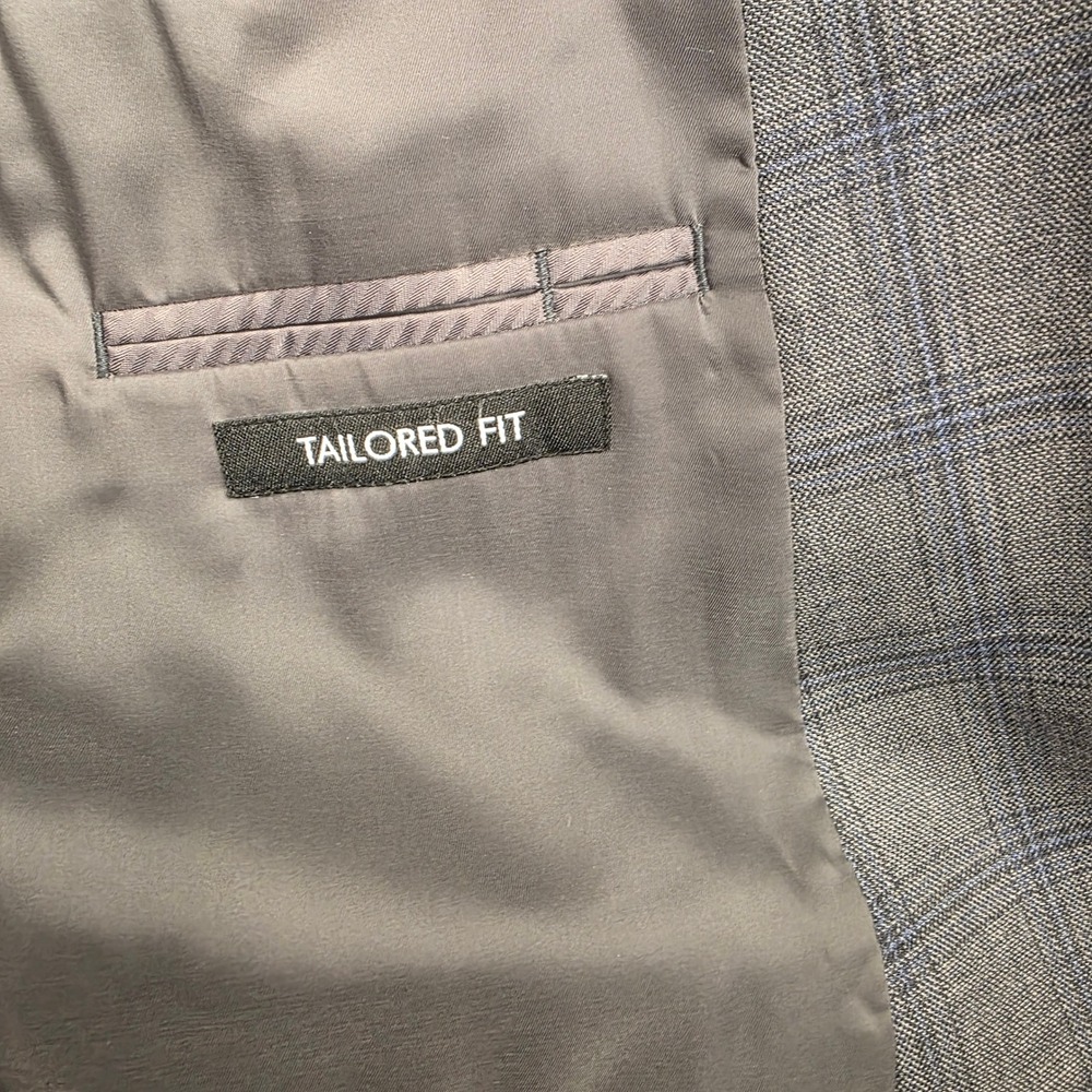 Jos A Bank Traveler Blazer Mens 48R Grey Blue Plaid 100%‎ Wool Jacket - Picture 6 of 9